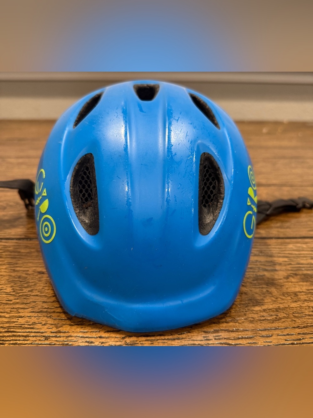 Preowned Giro Scamp Youth Recreational Cycling Helmet, Small (S)